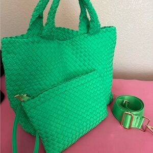 Vibrant Green Woven Tote and Pouch Set